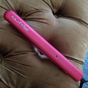 NUME silhouette flat iron and hot pink.